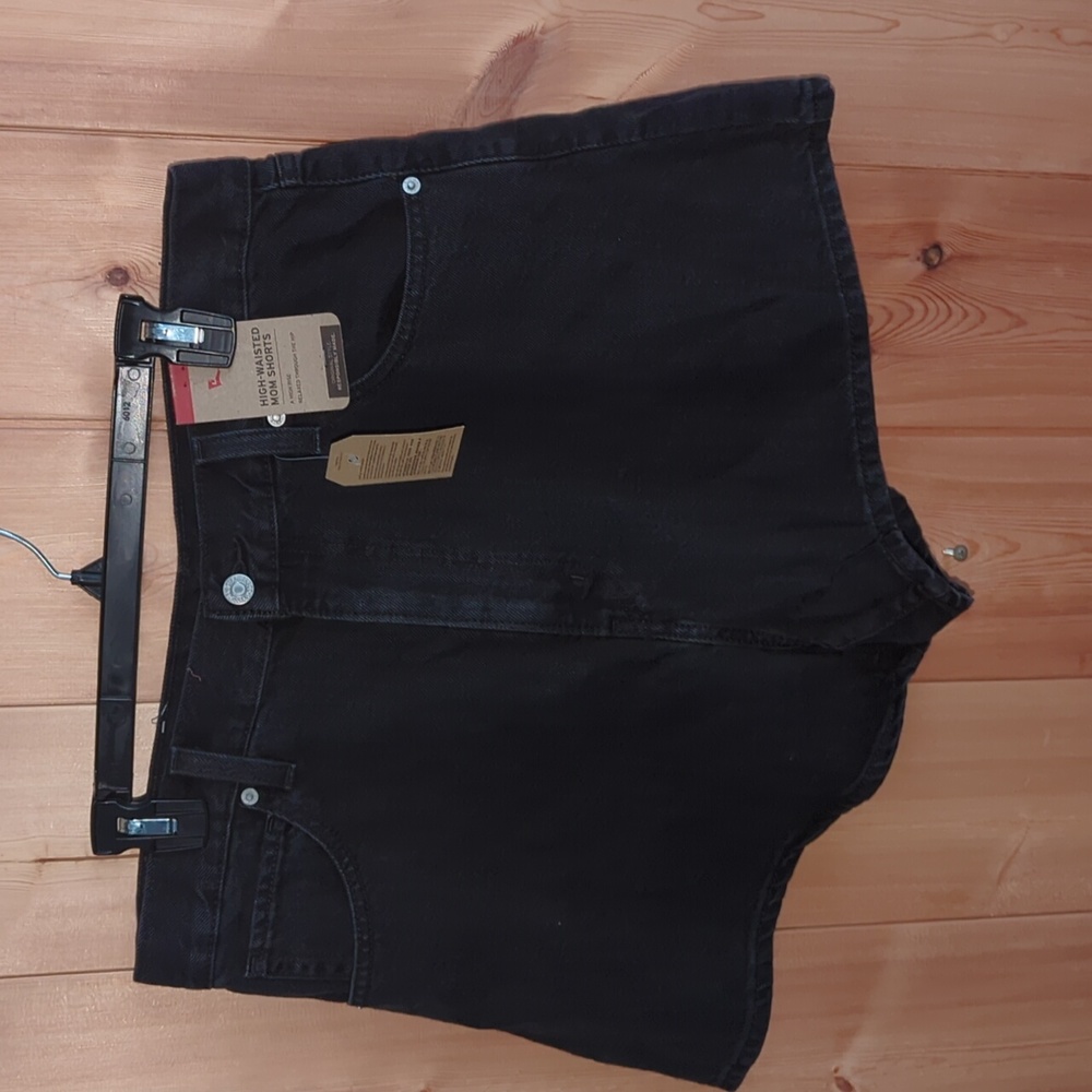Levi's HIGH WAISTED MOM SHORTS 32